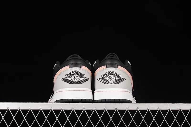 All categories Air Jordan Jordan series basketball shoes Air Jordan 1 Low G version pure original Air Jordan 1 Low AJ1 Joe 1 white black pink sports culture basketball shoes 553558-062